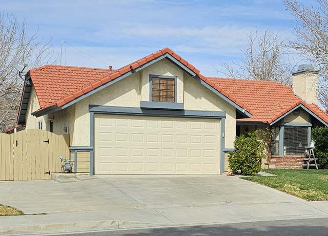 Property at 2729 W College Park Dr, Lancaster, CA 93536, 3 beds, 2 baths