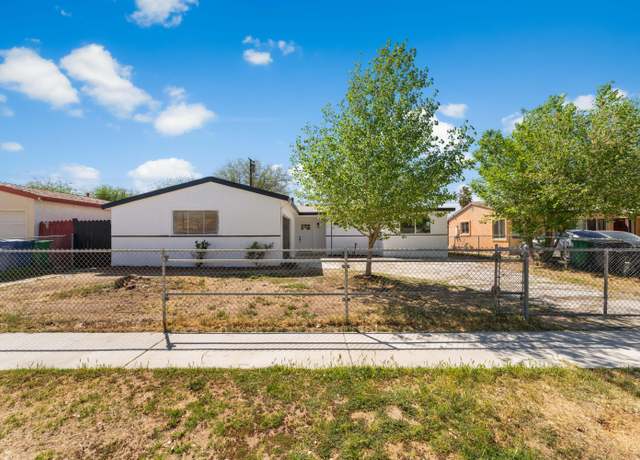 Property at 44703 Andale Ave, Lancaster, CA 93535, 4 beds, 2 baths