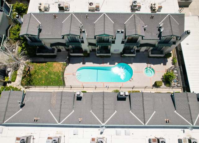 Property at 14325 Foothill Blvd Unit 26, Sylmar, CA 91342, 2 beds, 4 baths