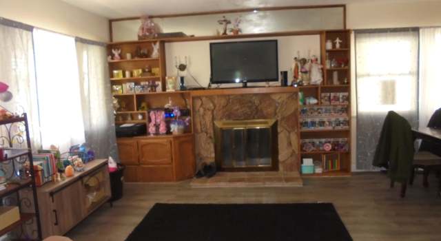 Photo of 44616 Fern Ave, Lancaster, CA 93534