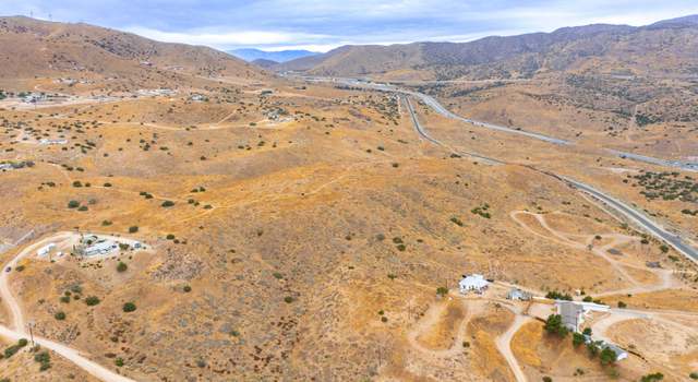 Photo of 2 Rushing Creek Trl, Palmdale, CA 93550