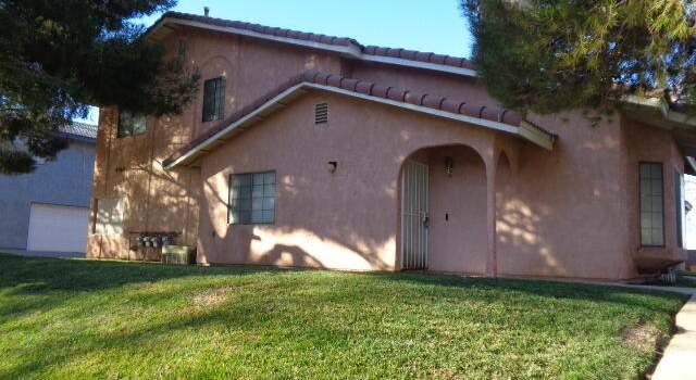 Photo of 43611 8th Street East, Lancaster, CA 93535