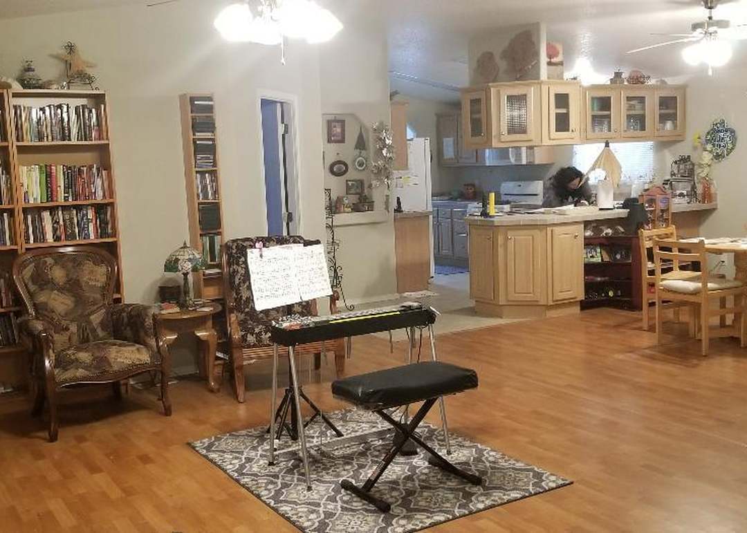 45465 E 25th St Spc 277, Lancaster, CA 93535