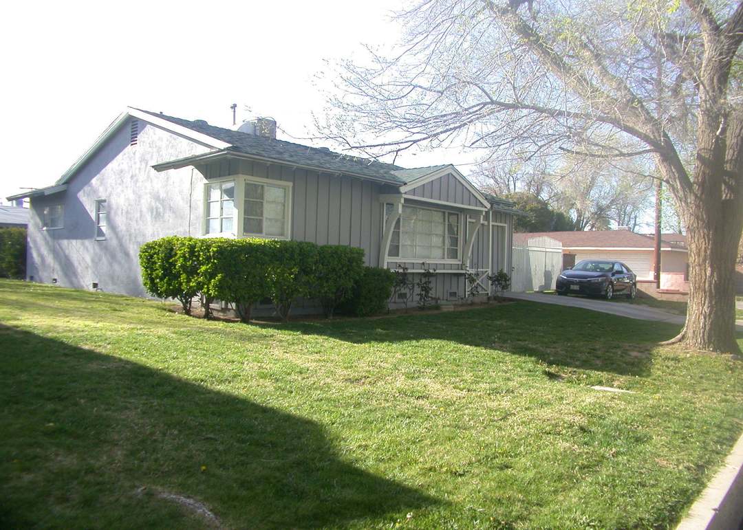 1141 W Jackman St Unit 1-3, Lancaster, CA 93534