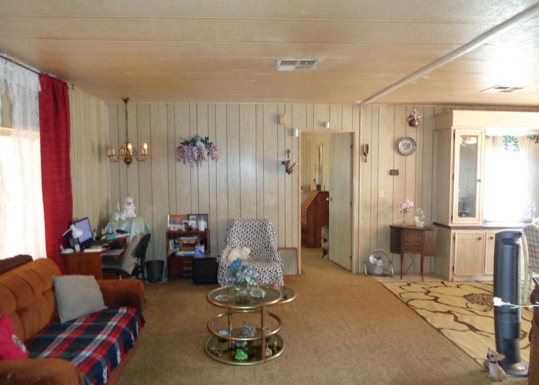 221 Desert Breeze Dr Unit N/A, California City, CA 93505
