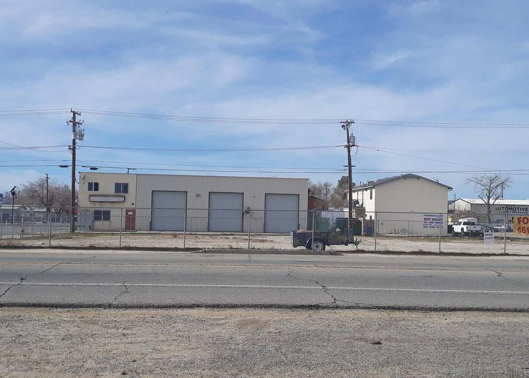 2909 2909 Sierra Sierra Hwy, Rosamond, CA 93560