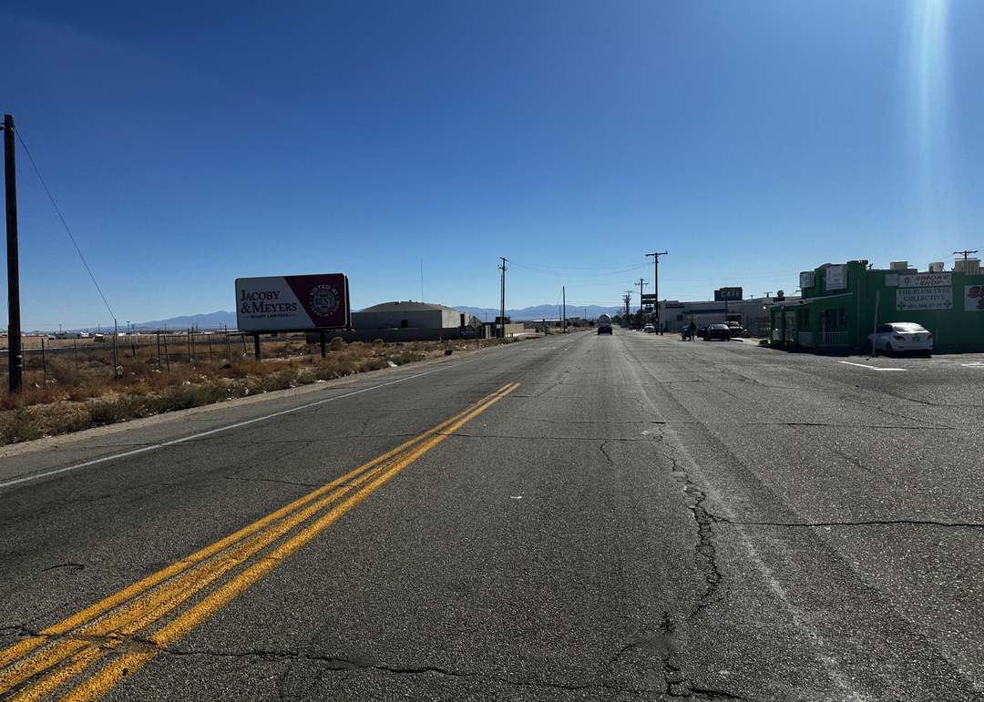 2909 2909 Sierra Sierra Hwy, Rosamond, CA 93560