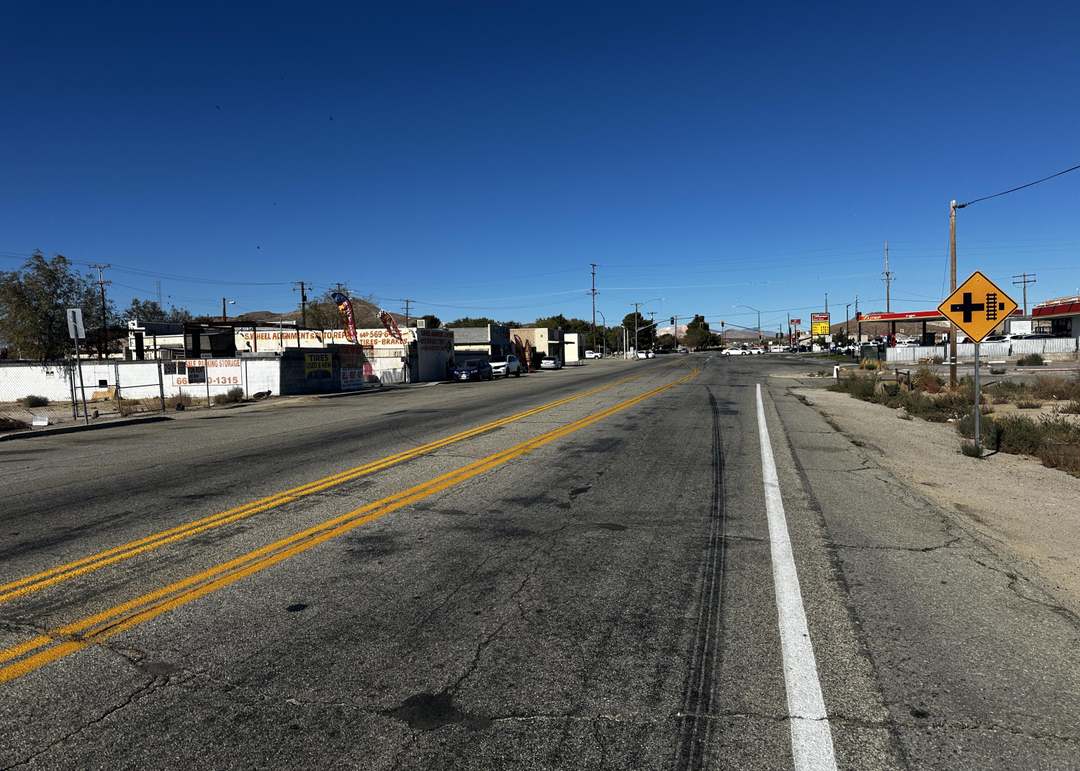 2909 2909 Sierra Sierra Hwy, Rosamond, CA 93560