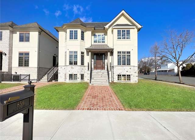 Property at 859 Lamont Ave, Staten  Island, NY 10309, 4 beds, 5 baths