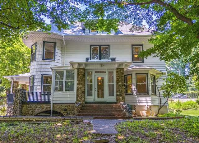 Property at 150 Douglas Rd, Brooklyn, NY 10304, 5 beds, 3.5 baths