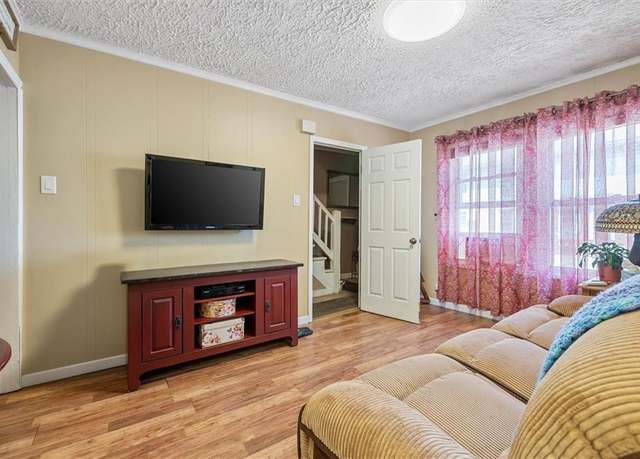 Property at 33 Bevy Ct, Brooklyn, NY 11229, 4 beds, 2 baths