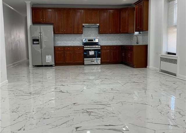Property at 902 E 12th St, Brooklyn, NY 11230, 6 beds, 3 baths