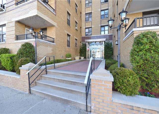 Property at 150 West End Ave Unit 3L, Brooklyn, NY 11235, 1 bed, 1 bath
