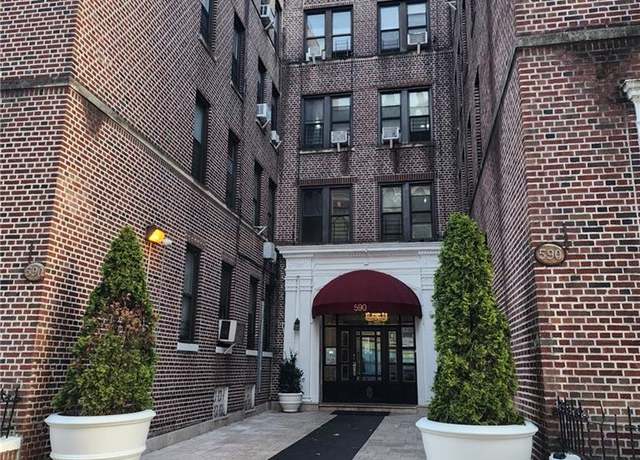 Property at 590 Parkside Ave Unit 2BE, Brooklyn, NY 11226, 1 bed, 1 bath
