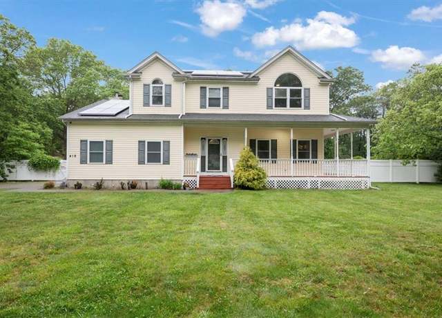 Property at 418 Randall Rd, Suffolk County, NY 11961, 4 beds, 2 baths