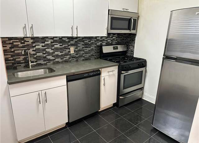 Property at 130 Bay Ridge Pkwy Unit 4A, Brooklyn, NY 11209, 1 bed, 1 bath