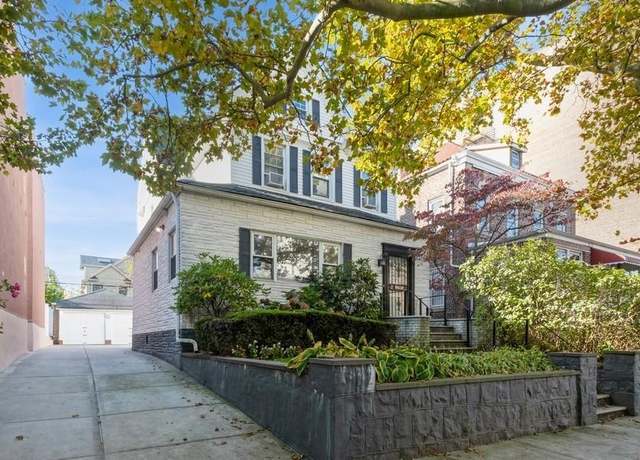 Property at 220 92nd St, Brooklyn, NY 11209, 5 beds, 0.5 baths