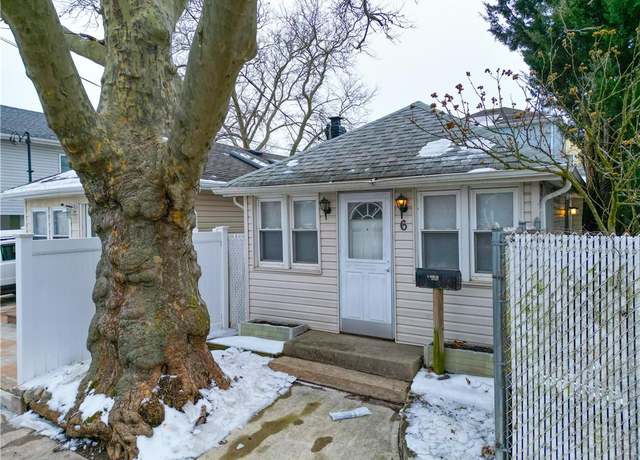 Property at 6 Center Pl, Staten  Island, NY 10306, 2 beds, 1 bath