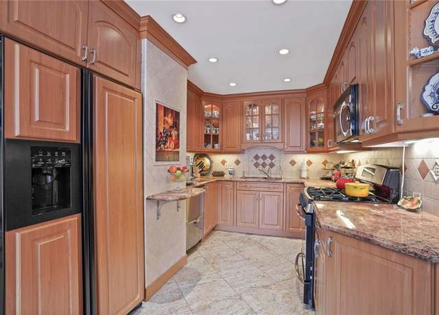 Property at 2514 Hubband St, Brooklyn, NY 11235, 9 beds, 7 baths