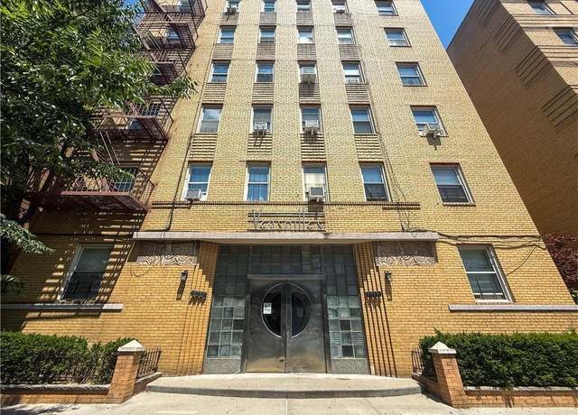 Property at 1717 Avenue D Unit 4D, Brooklyn, NY 11230, 2 beds, 2 baths