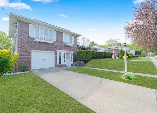 Property at 28 Devon Pl, Staten  Island, NY 10301, 3 beds, 2.5 baths