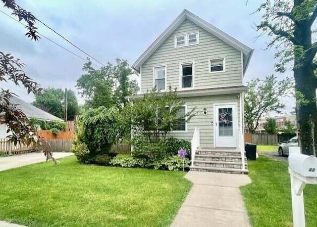 Property at 22 Murray St, Staten  Island, NY 10309, 3 beds, 1.5 baths