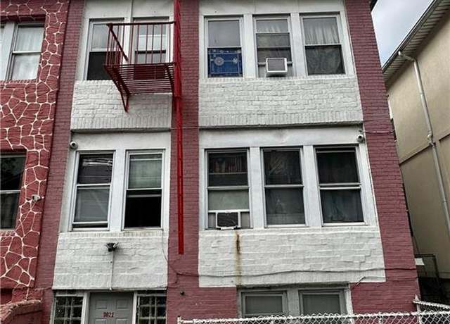 Property at 3022 Brighton 8th St, Brooklyn, NY 11235, 10 beds, 6 baths