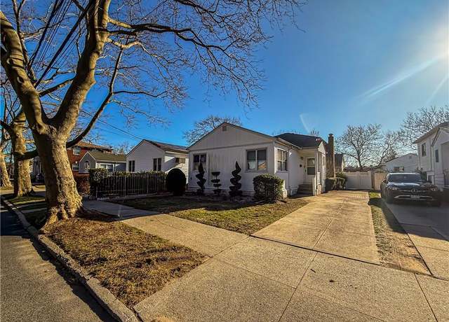 Property at 1260 E 100th St, Brooklyn, NY 11236, 3 beds, 2 baths