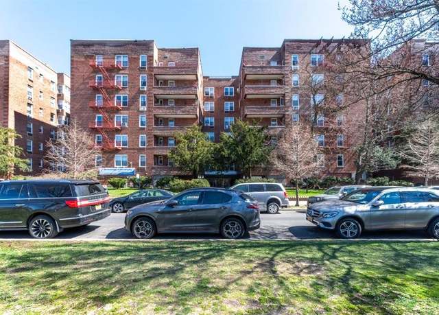 Property at 2727 Ocean Pkwy Unit D7, Brooklyn, NY 11235, 1 bath