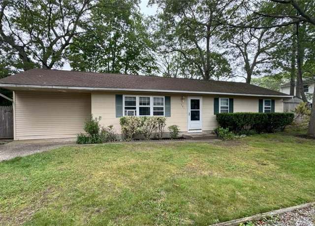 Property at 381 Grace St, Suffolk County, NY 11714, 3 beds, 1 bath
