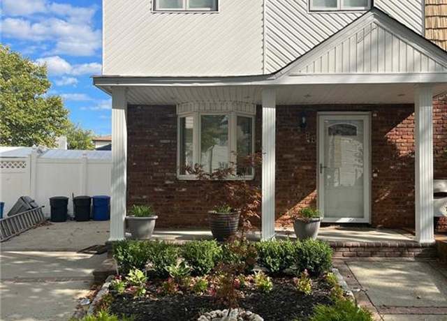Property at 85 Loring Ave, Staten  Island, NY 10312, 3 beds, 3.5 baths