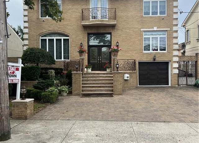 Property at 32 Whitman Dr, Brooklyn, NY 11234, 6 beds, 4 baths