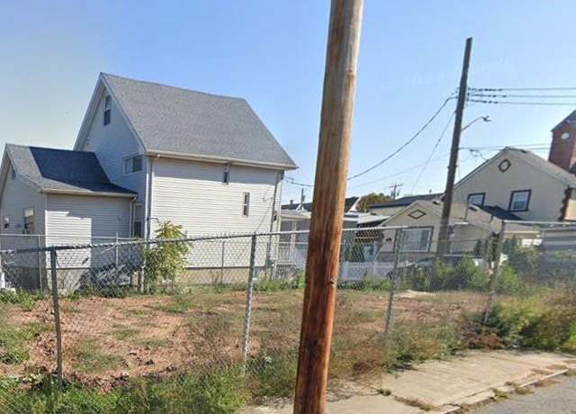 Property at 17 Coonley Ct, Staten  Island, NY 10303