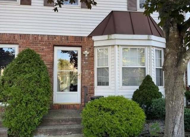 Property at 516 Golf View Ct, Staten  Island, NY 10314, 3 beds, 1.5 baths