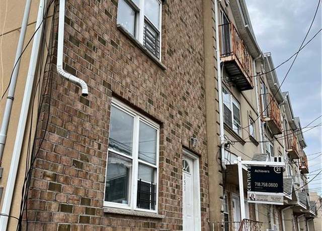 Property at 151 Beach 27th St, Queens, NY 11691, 4 beds, 2 baths