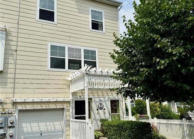 Property at 215 Beach Breeze Ln, Queens, NY 11692, 5 beds, 4.5 baths
