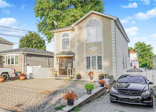 Property at 262 Stafford Ave, Staten  Island, NY 10312, 6 beds, 5.5 baths