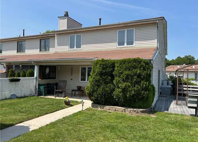 Property at 30 Regis Dr #76, Staten  Island, NY 10314, 3 beds, 1.5 baths