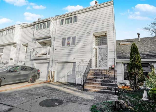 Property at 111 Hampton Grn, Staten  Island, NY 10312, 3 beds, 2 baths