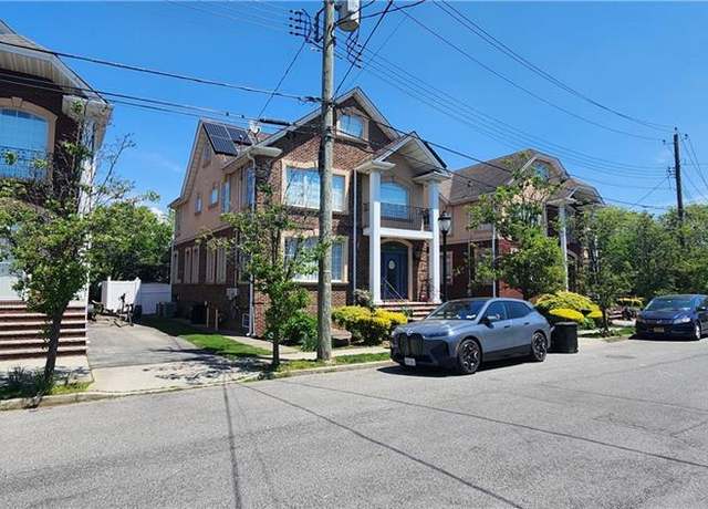 Property at 31 Bell Point Dr, Brooklyn, NY 11234, 5 beds, 4 baths