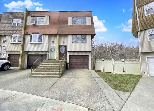 Property at 4 Russek Dr, Staten  Island, NY 10312, 3 beds, 1.5 baths