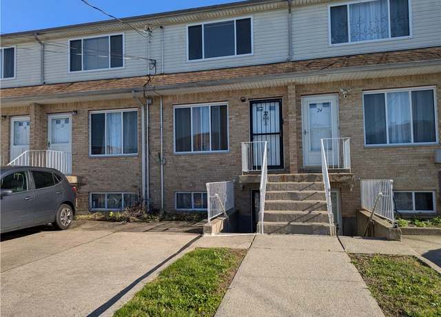 Property at 22 Spirit Ln, Staten  Island, NY 10303, 3 beds, 2.5 baths