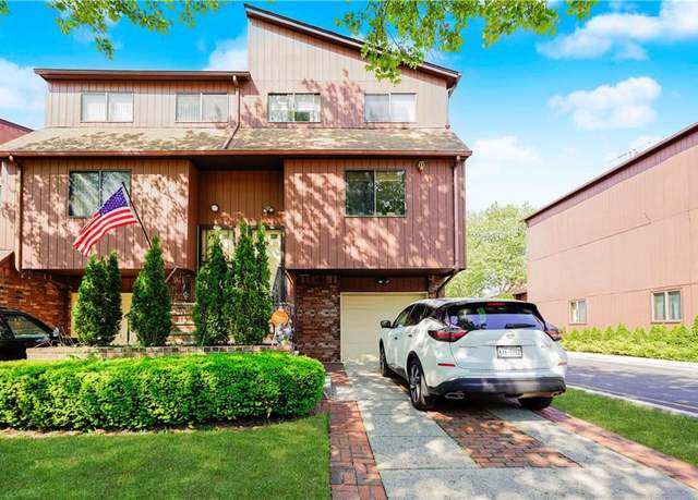 Property at 131 Stonegate Dr #1, Staten  Island, NY 10304, 3 beds, 2.5 baths
