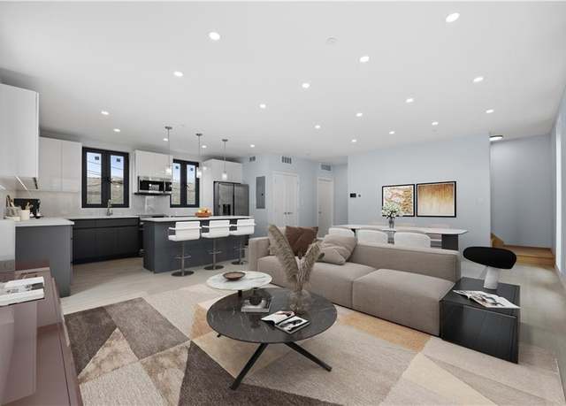 Property at 33 Keen Ct, Brooklyn, NY 11229, 3 beds, 2.5 baths