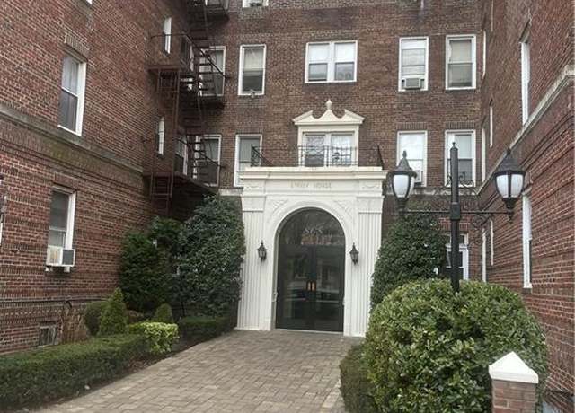 Property at 868 E 7th St Unit 1A, Brooklyn, NY 11230, 1 bath