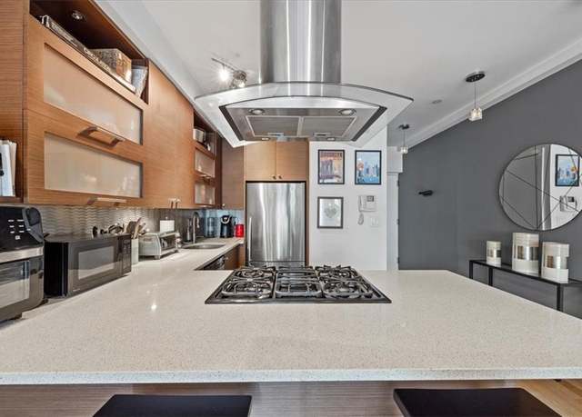 Property at 282 21 St Unit 2C, Brooklyn, NY 11215, 1 bed, 1.5 baths