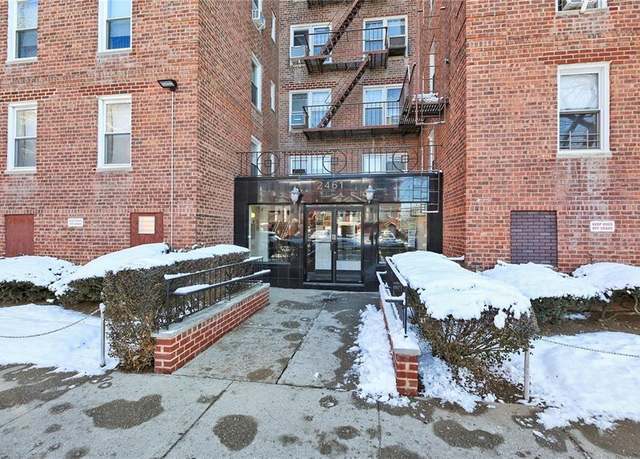 Property at 2461 E 29th St Unit 4K, Brooklyn, NY 11235, 1 bed, 1 bath