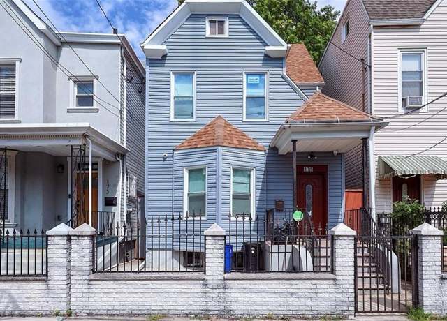 Property at 175 Warwick St, Brooklyn, NY 11207, 2 beds, 2.5 baths