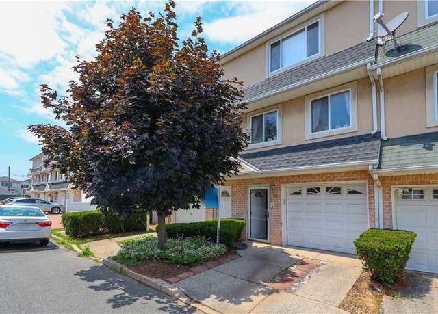Property at 82 Seagate Ct, Staten  Island, NY 10305, 3 beds, 2.5 baths