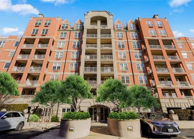 Property at 135 Oceana Dr E Unit 4D, Brooklyn, NY 11235, 2 beds, 2.5 baths